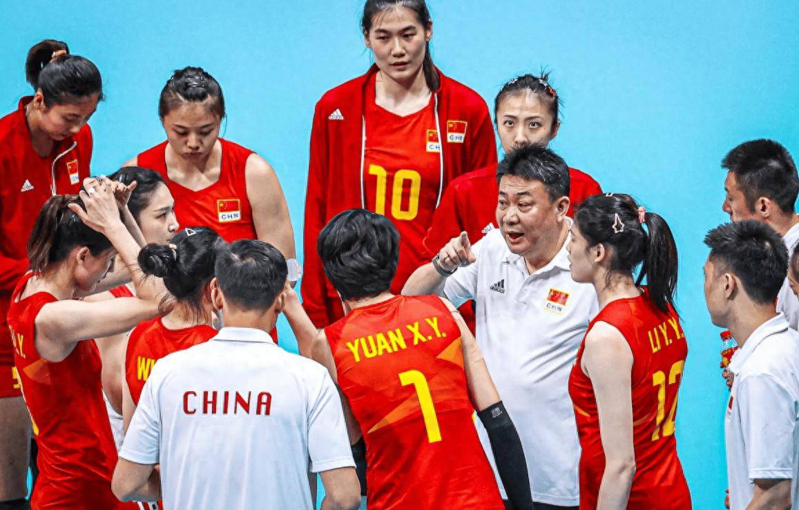 开云体育下载-包含詹姆斯技术犯规送分，中国女排主帅怒摔战术板！的词条